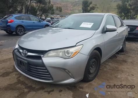 2015 Toyota Camry Le z USA, uszkodzony, nr VIN 4T4BF1FK7FR490087